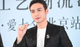 易烊千玺每日吃瓜爆料,娱乐圈幕后故事大揭秘